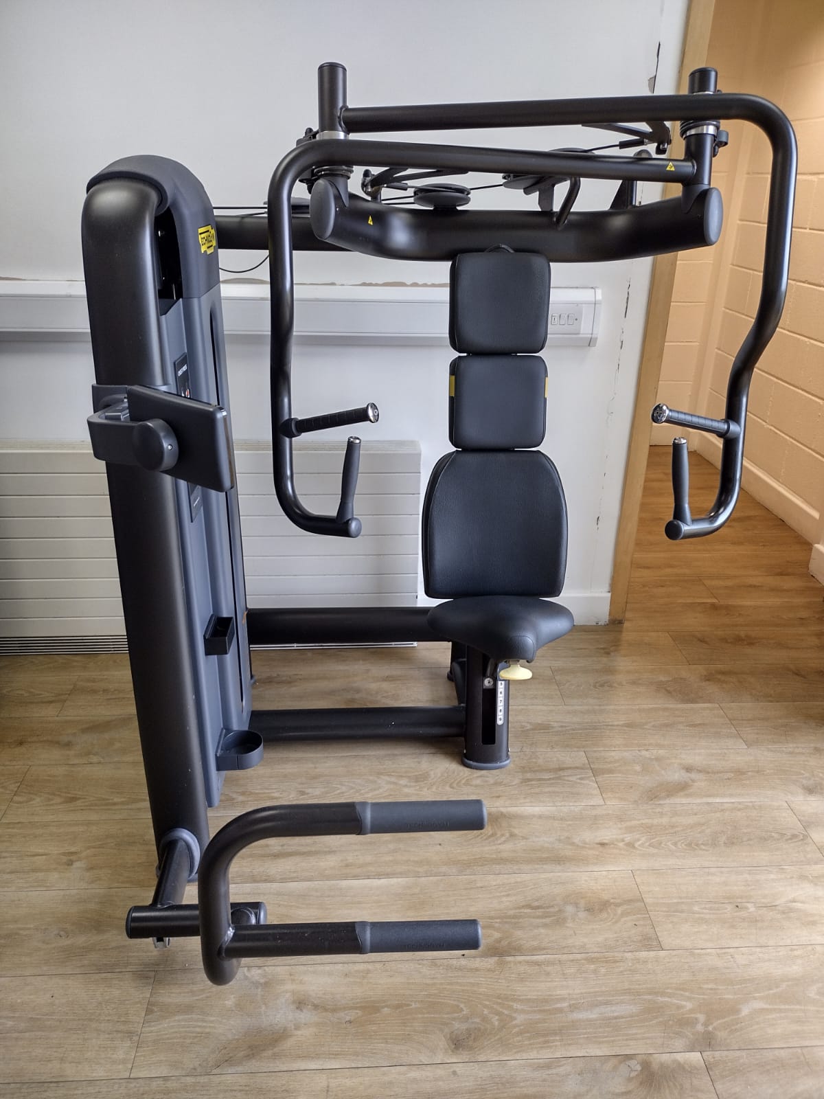 TECHNOGYM SELECTION PRO CHEST PRESS