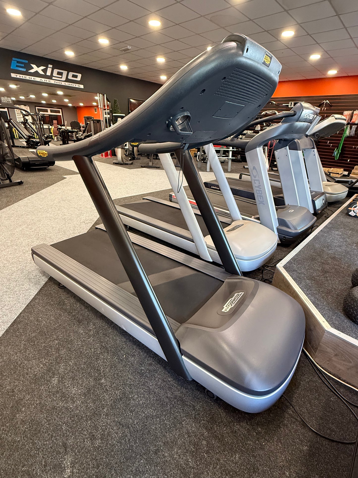 Technogym Run 600 TV treadmill