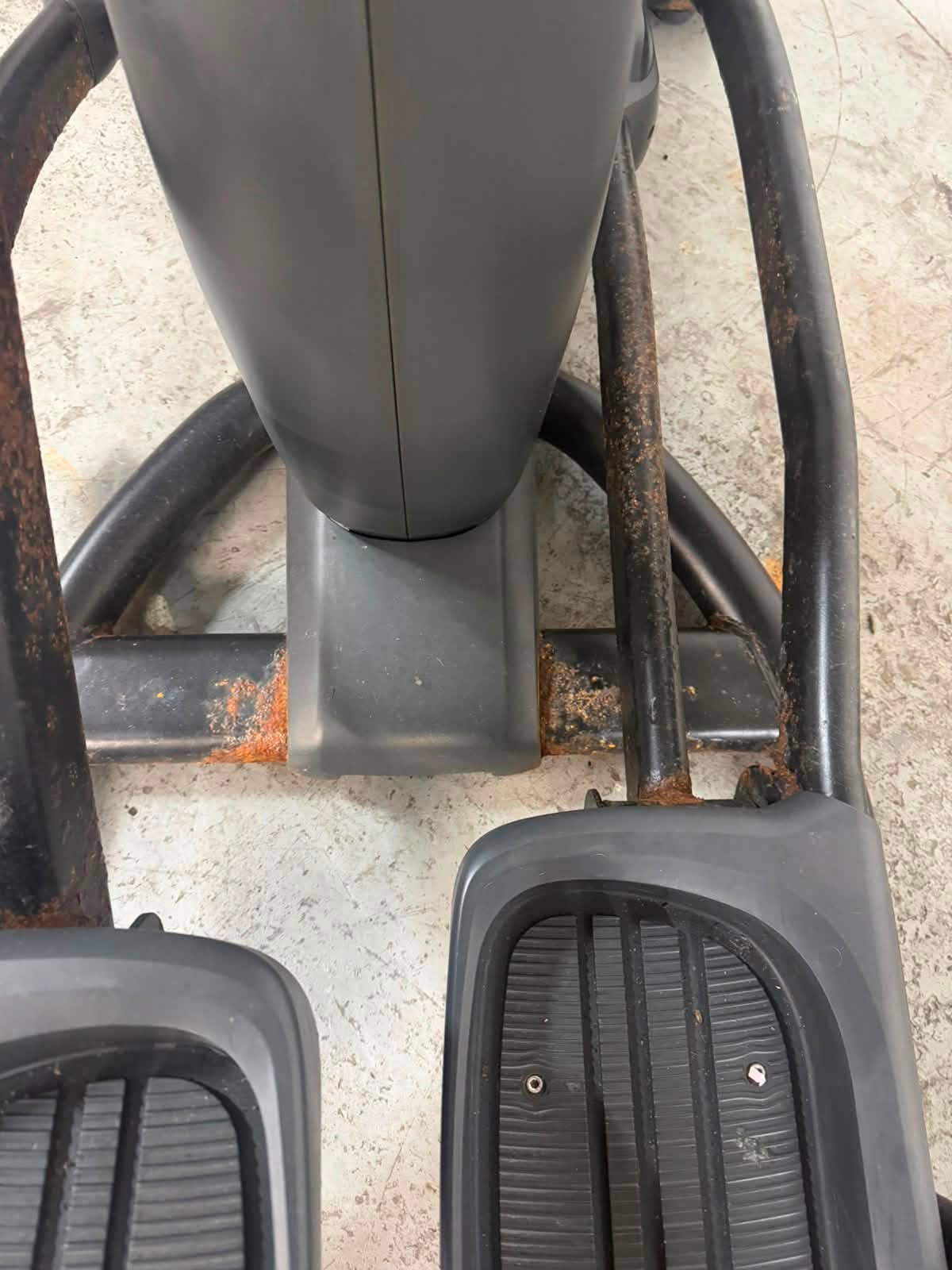 Used Matrix E5X Elliptical Trainer