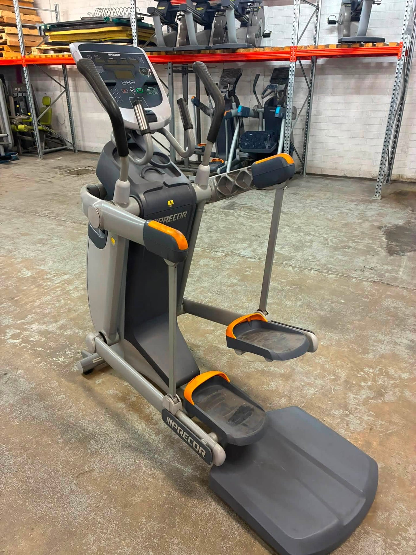 Precor AMT 100i Adaptive Motion Trainer