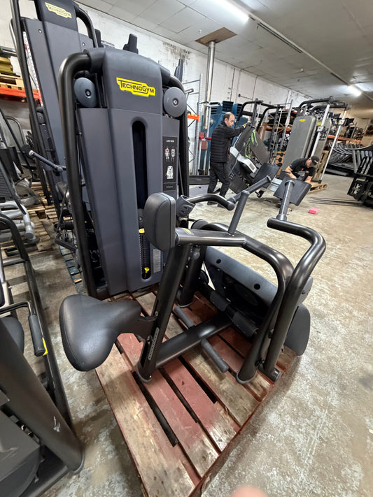 Technogym Selection 900 Low Row Meteor Black