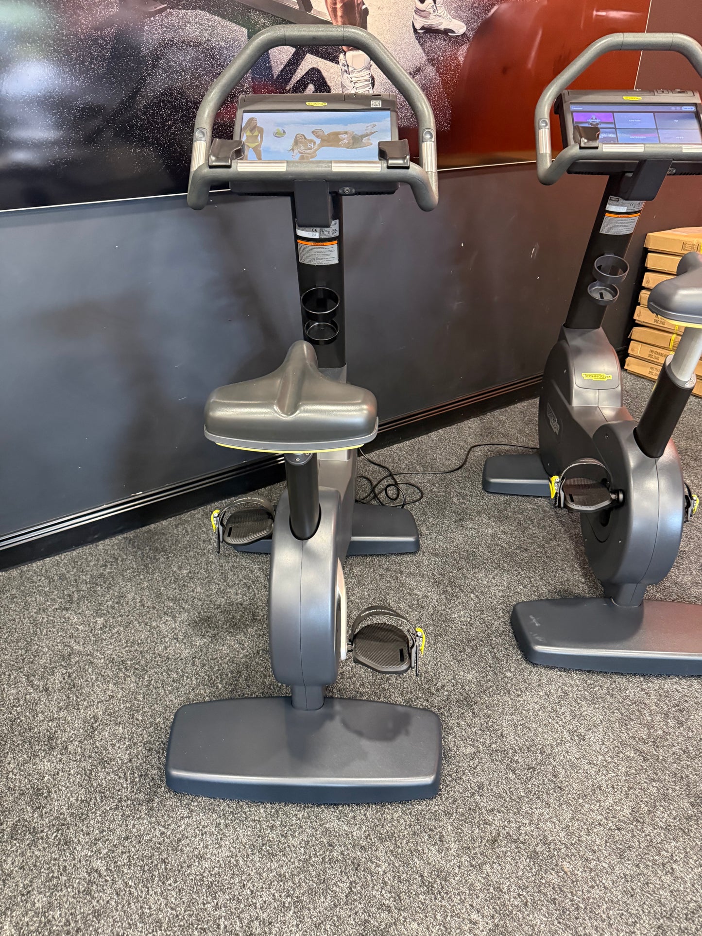 TECHNOGYM EXCITE BIKE 1000 TV – BLACK
